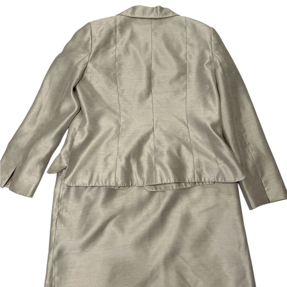 The Kasper Beige 2 Piece Skirt Suit, Size 12. - Picture 8 of 12